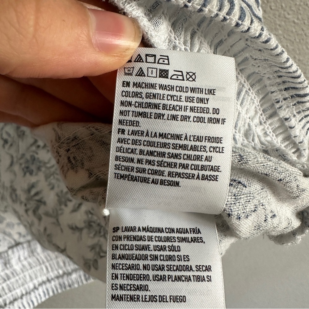 NWT American Eagle Outfitters Blue and White Floral Crop Top Medium - Picture 7 of 12